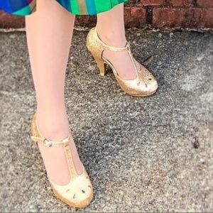 Gold glitter vintage style heels